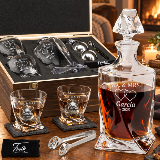 Family Gift – Twisted Decanter Set with 2 Glasses, 2 Whiskey Balls & Wooden Box – image 01